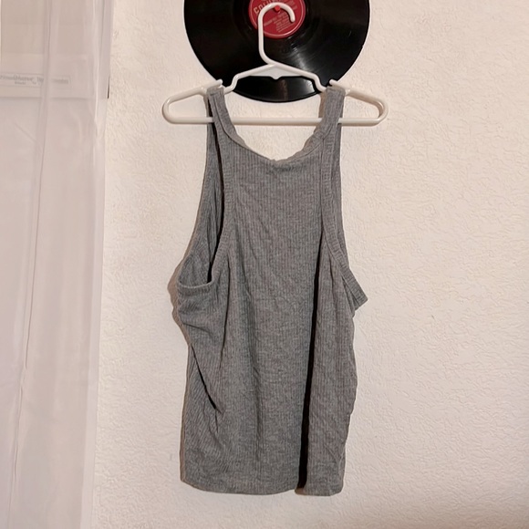 Stretchy gray sporty tank🩶 - Picture 2 of 2